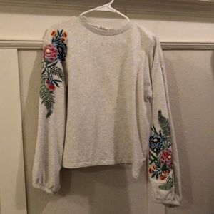 Flower embroidered sweatshirt